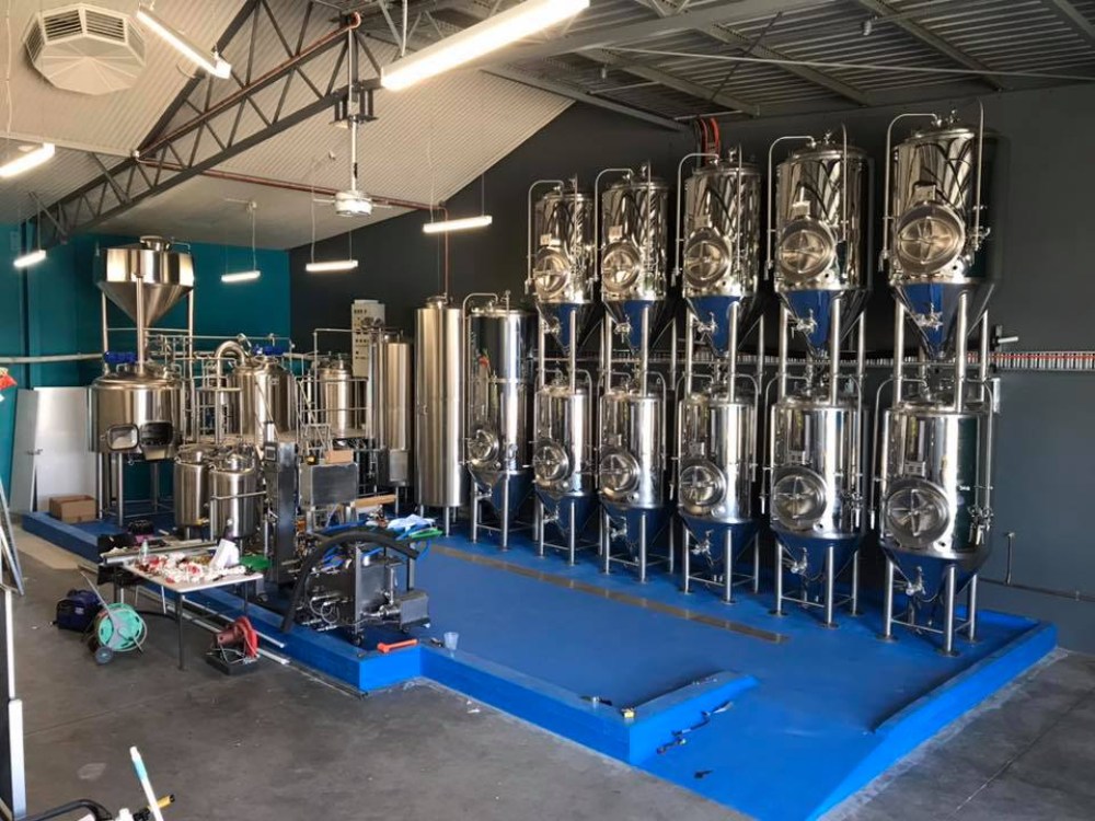 brewing grain mill, brewhouse, conical fermenters,beer brew equipment,beer equipment,beer fermentation tanks, brew house,brew kettle tun,beer dispenser, wort chiller, brewing tanks, beer accessories,beer plants,beer making supplier